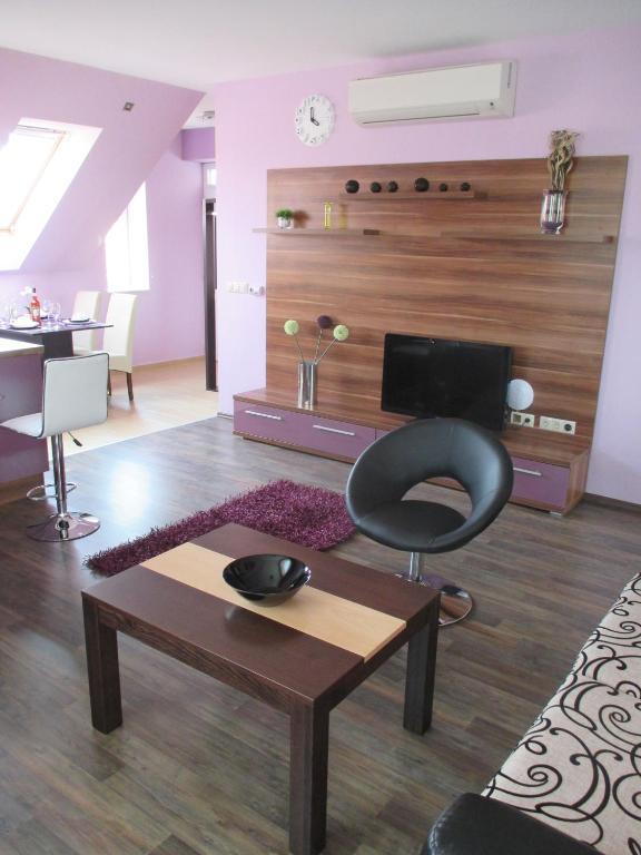 Alpha Apartman Sarvar Exterior photo